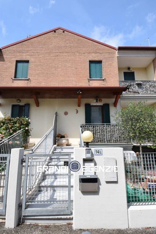 Roncade – 5 locali 240000 T5532