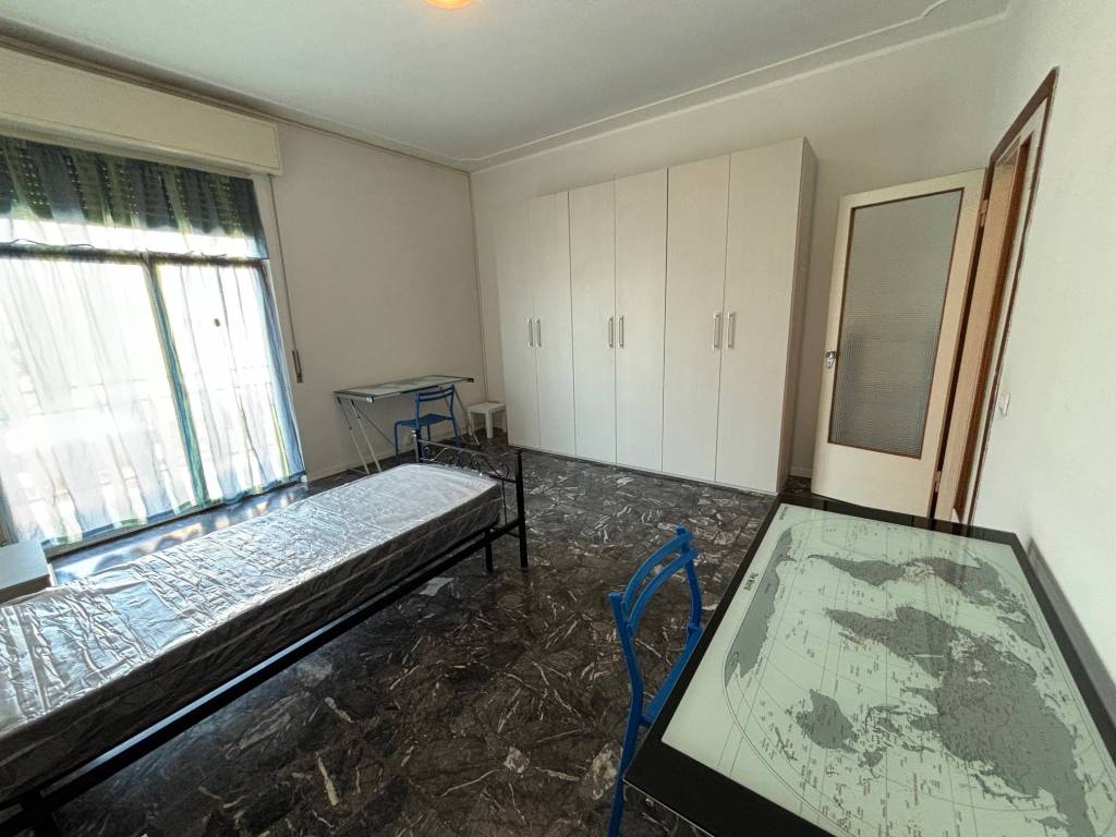 STANZA MATRIMONIALE_IN APPARTAMENO_ZONA OSPEDALE!