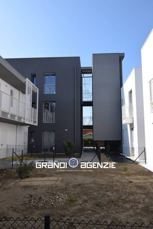 ULTIMO PIANO NUOVO TRICAMERE CON DOPPIO TERRAZZO