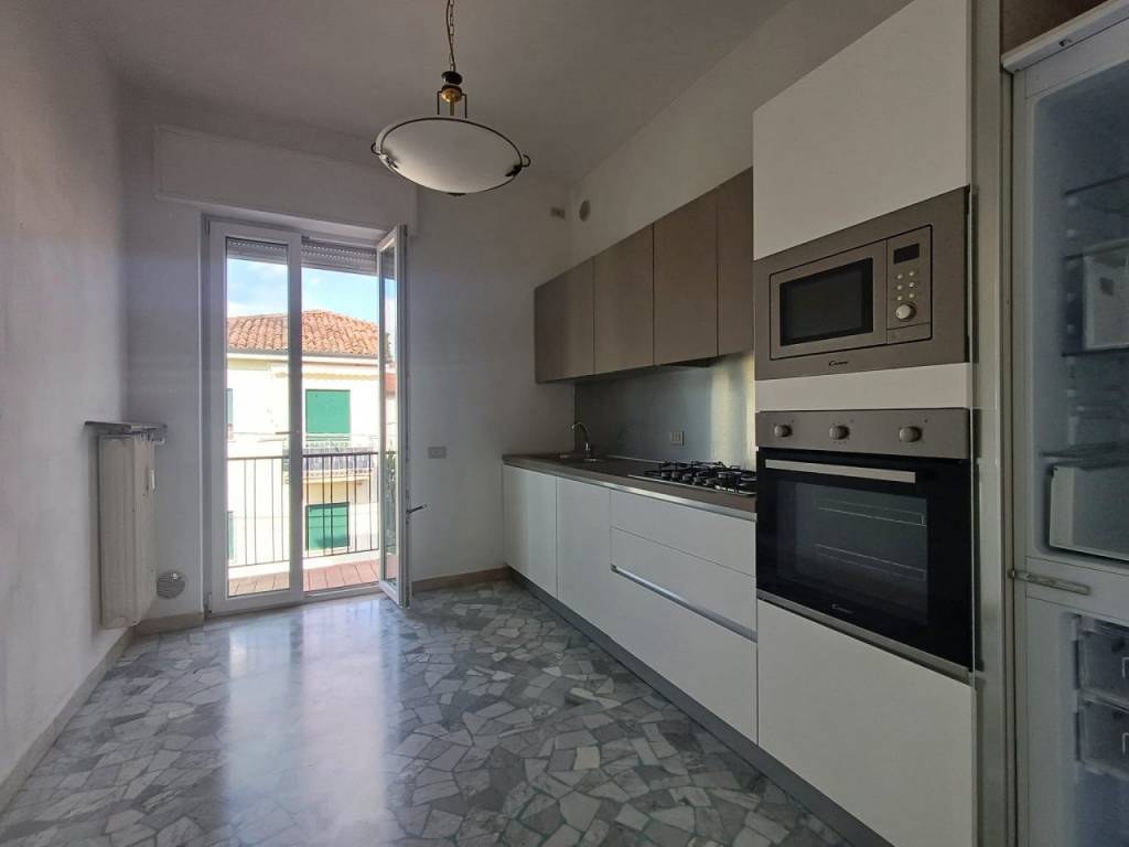 ANCONETTA – Appartamento bicamere in ottime condizioni con garage e cantina!