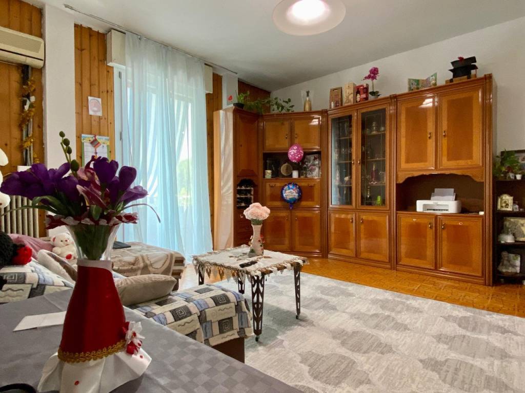SAN LAZZARO – Luminoso bicamere con studio, terrazzo e garage
