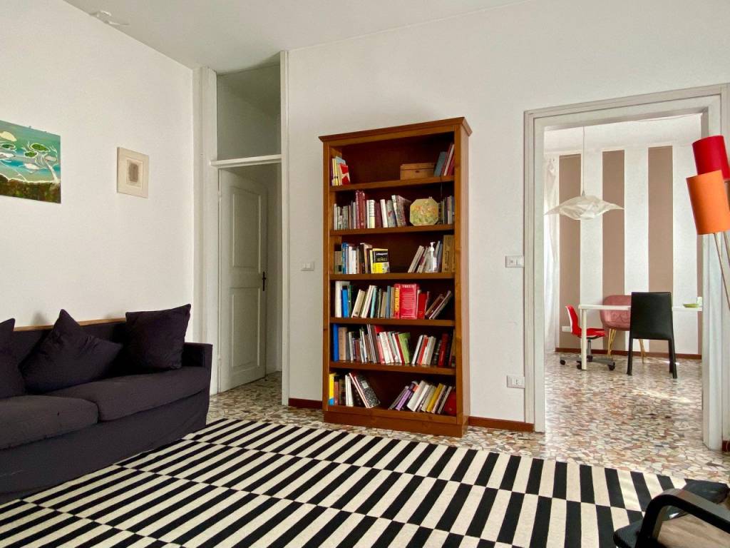 CONTRA’ P. PADOVA – Appartamento al piano primo con posto auto scoperto