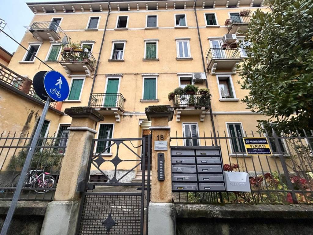 FERROVIERI – Midi appartamento con terrazzo, soffitta e cantina