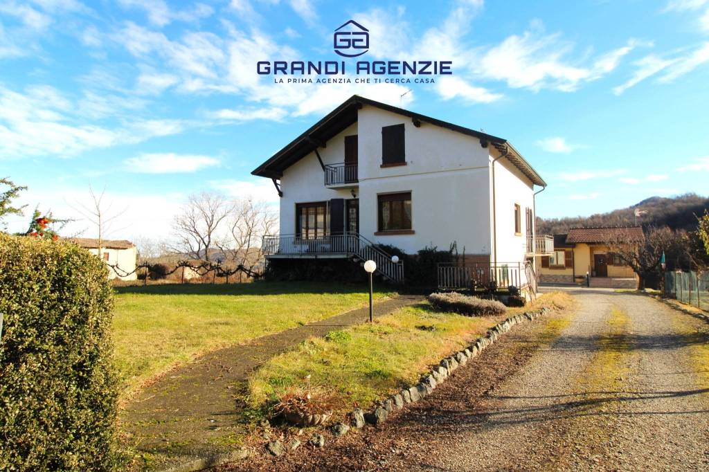 Il Tuo Rifugio di Pace: Villa con Giardino e Taverna a Salso