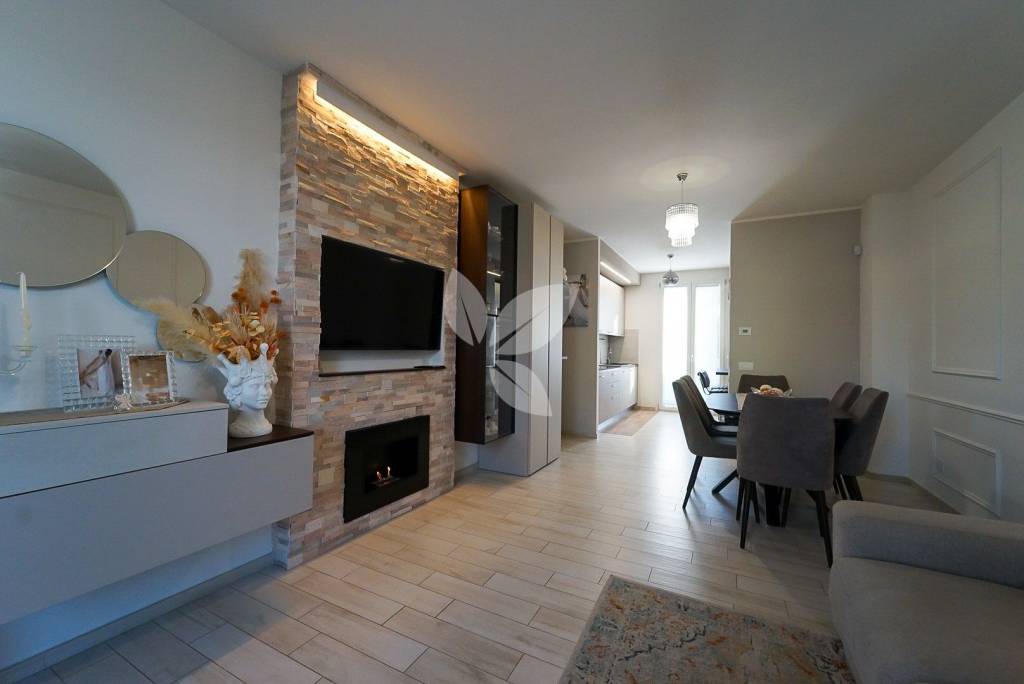 Villetta a schiera di nuova costruzione che accende emozioni