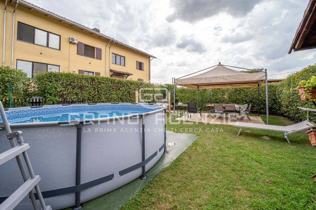 La casa che cresce con te: indipendente e con due giardini