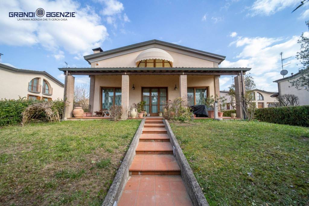 Villa indipendente di ampia metratura, super rifinita, 400mq