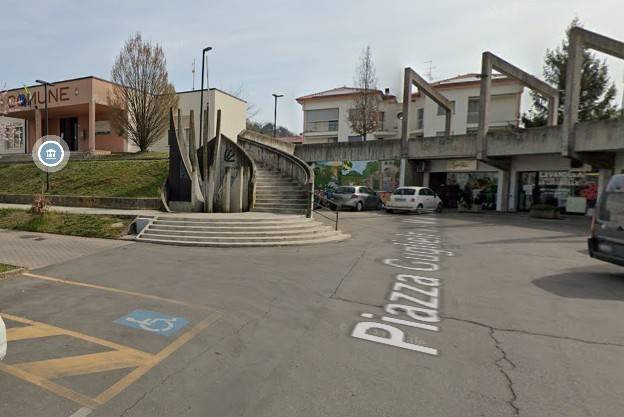 NEGOZIO CENTRO LESIGNANO DE BAGNI