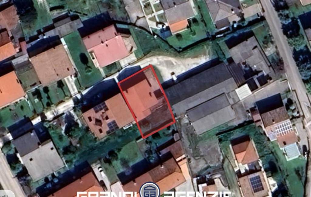 VILLA SINGOLA IN CENTRO A SPRESIANO