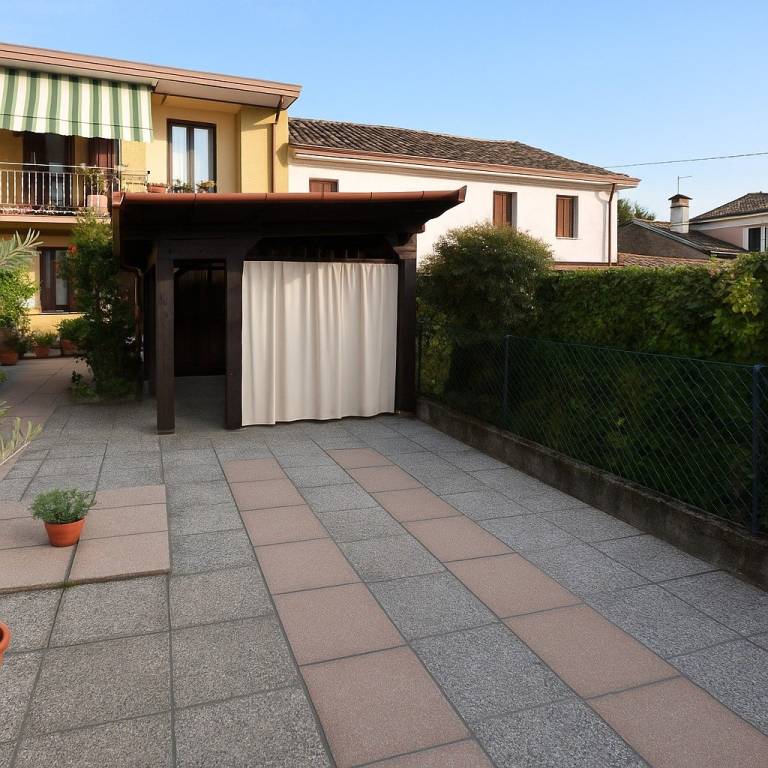 APPARTAMENTO PIANO TERRA CON INGRESSO INDIPENDENTE