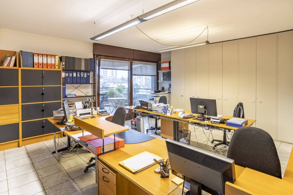 Ampio ufficio in zona Navigatori a Verona