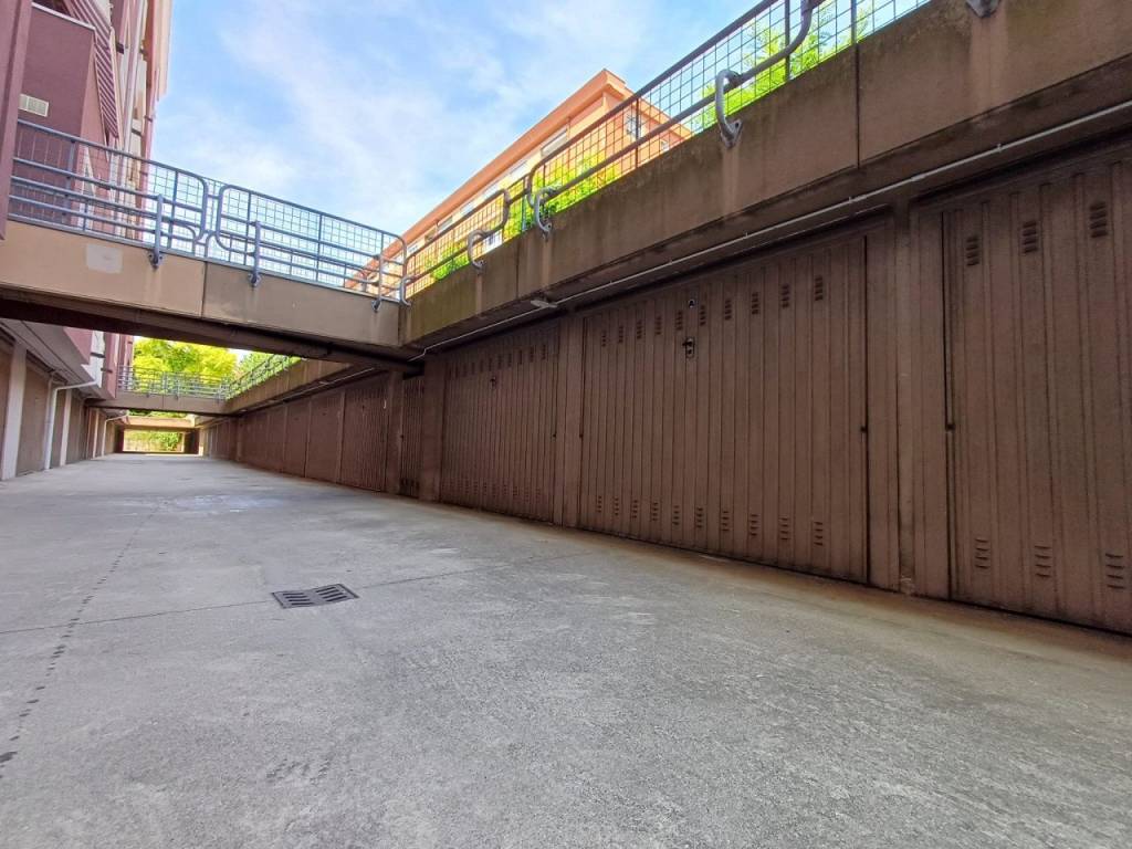 ZONA POMARI – Garage singolo