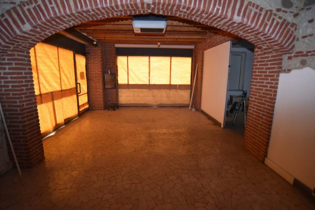 S. BERTILLA – Negozio trasformabile in residenziale