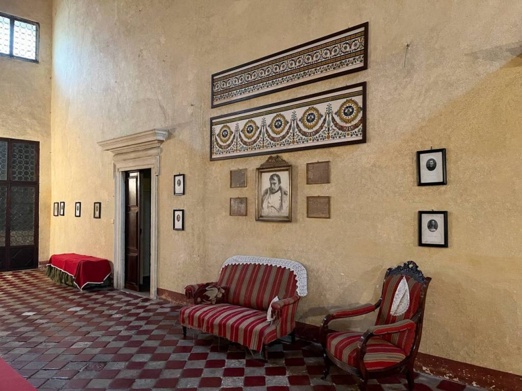 LONGARE – PORZIONE DI IMPORTANTE VILLA STORICA