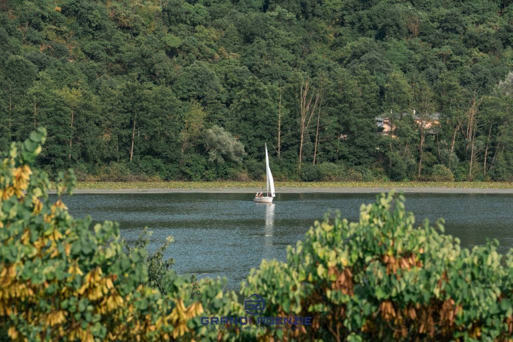 LAGO DI FIMON-Proprietà da ristrutturare con potenziale commerciale e residenziale