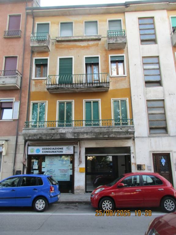 PIAZZETTA GIOIA – Negozio vetrinato di 55 mq