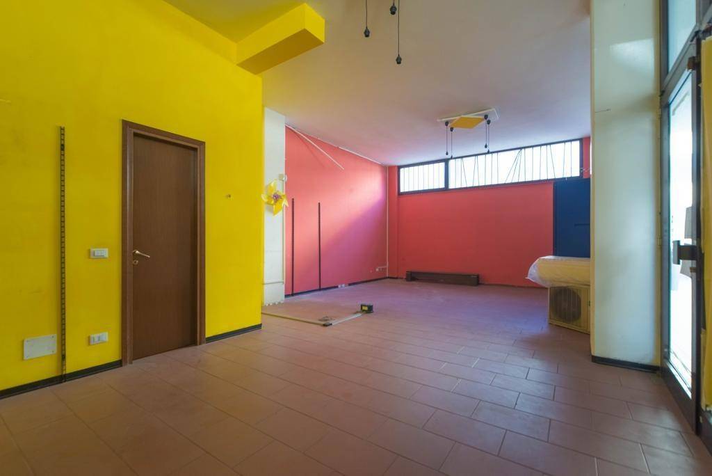 ALTAVILLA VICENTINA – NEGOZIO IN GALLERIA COMMERCIALE