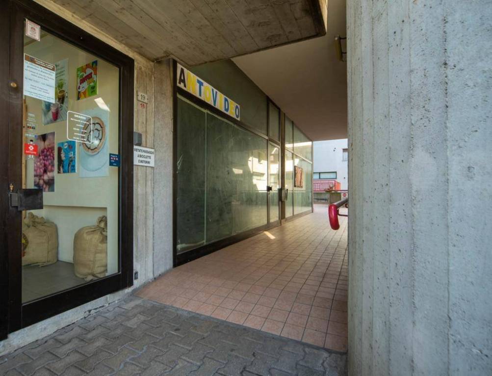 ALTAVILLA VICENTINA – NEGOZIO IN GALLERIA COMMERCIALE
