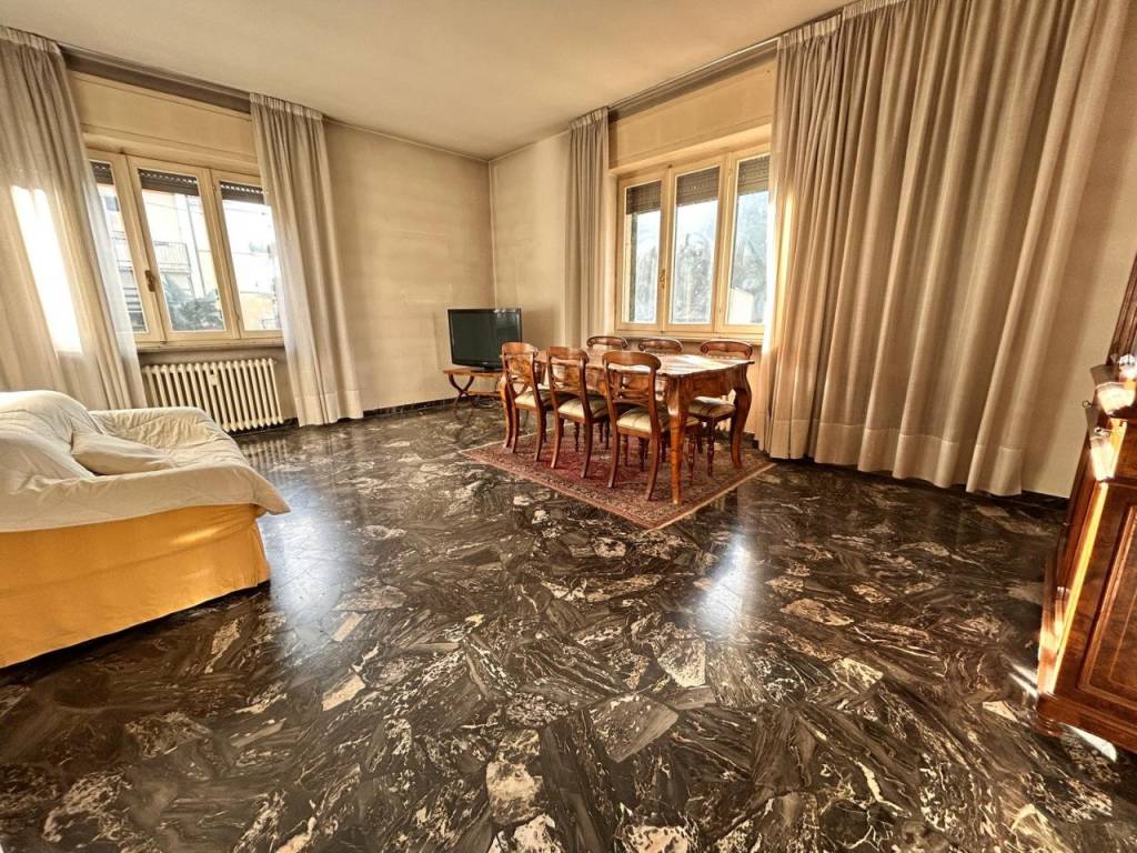 SAN PIO X – Tricamere biservizi al primo piano con terrazze e garage