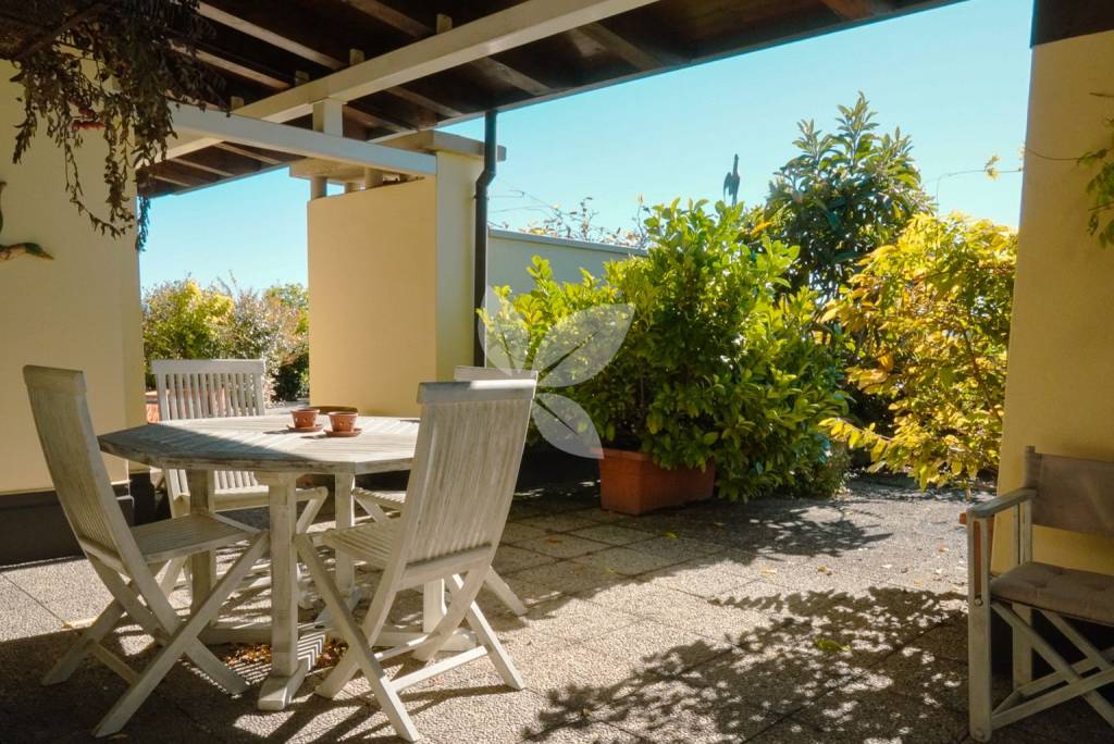 Panoramico appartamento con 230 mq di terrazzo!