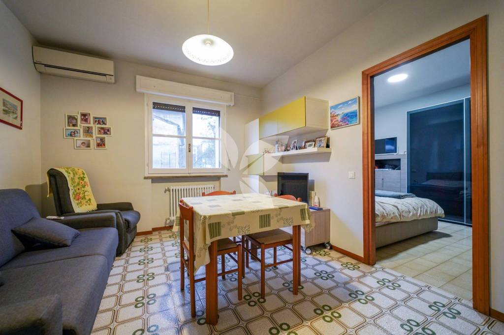 Luminoso e pratico bilocale con garage. Monticelli Terme.