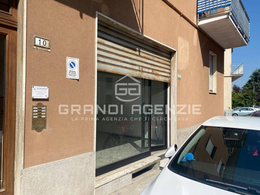 Negozio con cantina_ Collecchio