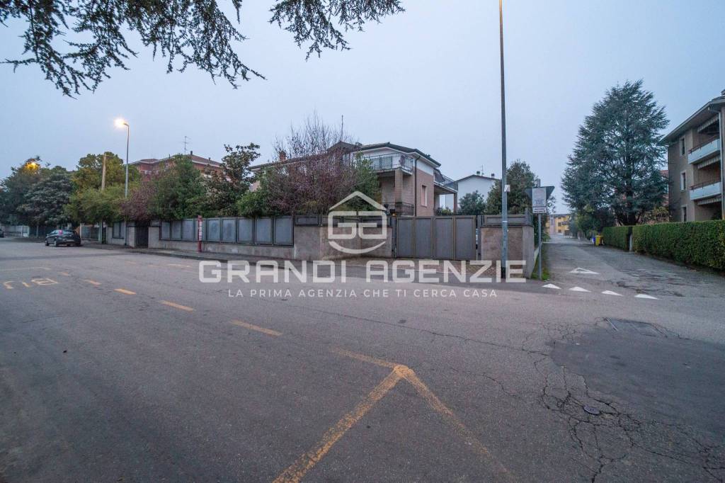 Possibilità di unire due famiglie!!