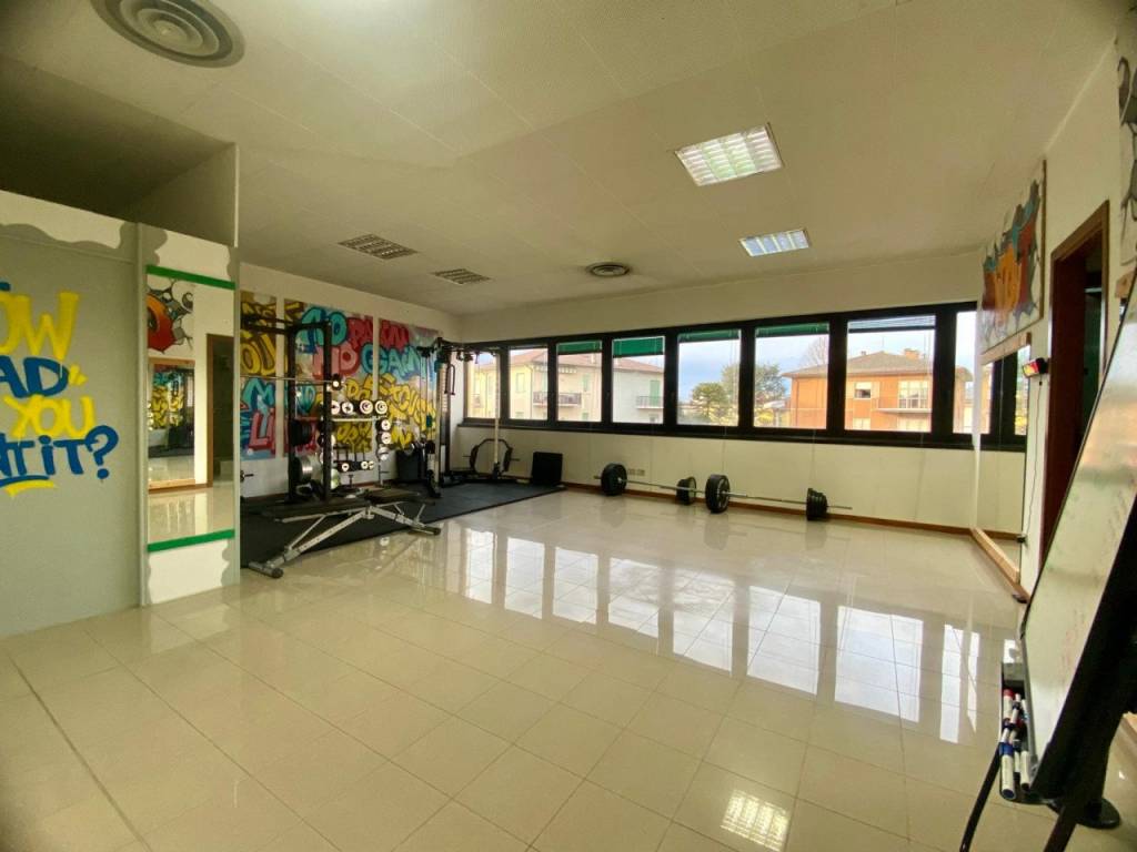 FERROVIERI – Ufficio di 95 mq al piano primo