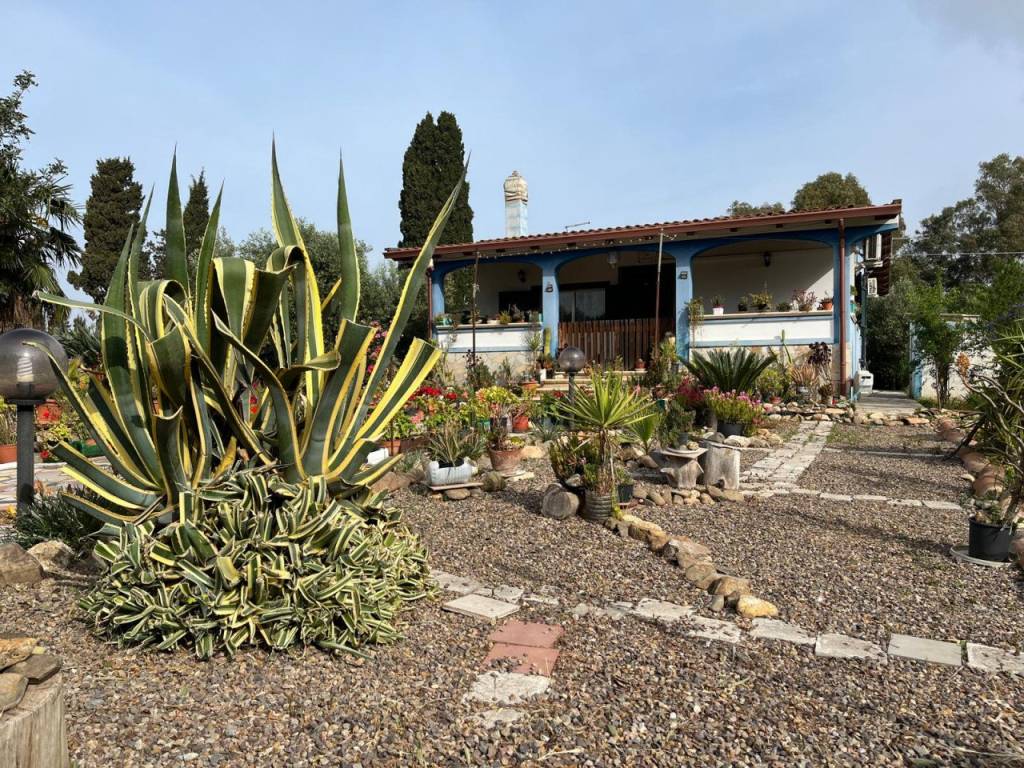 SARDEGNA – Villaspeciosa casa singola con parco esclusivo