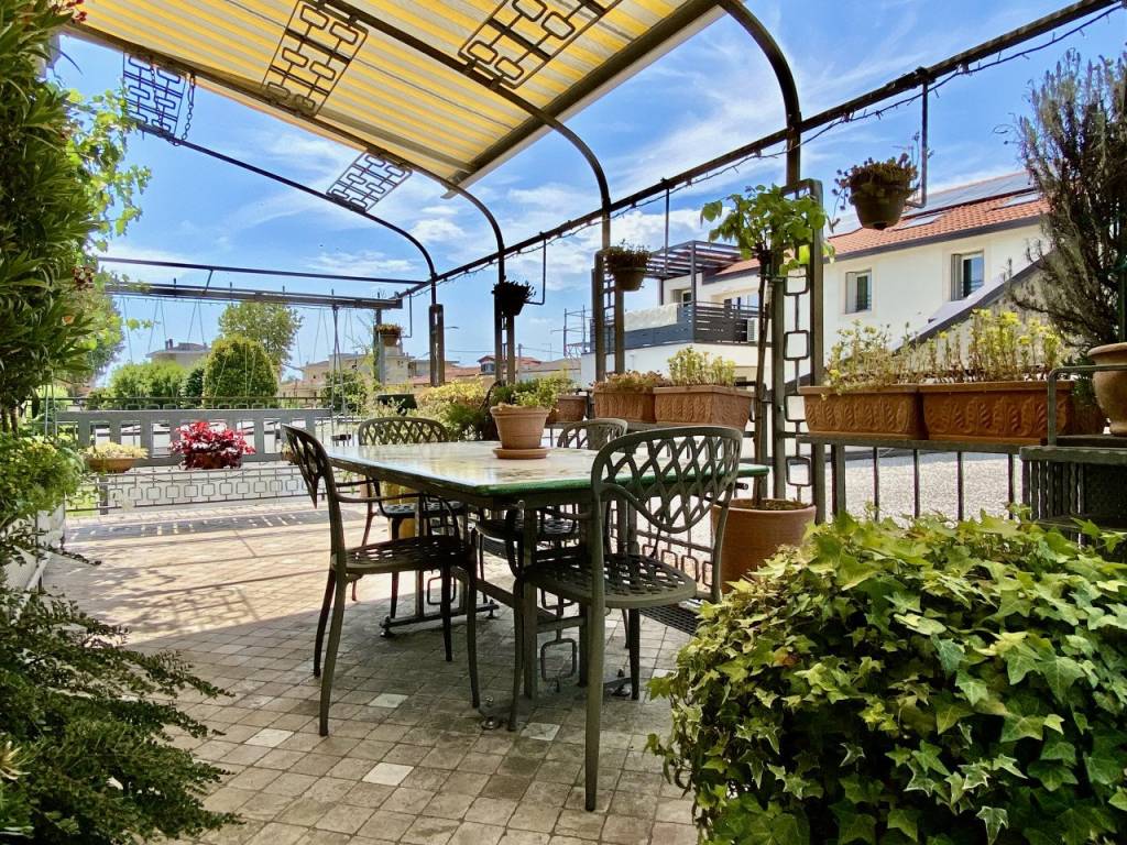 ANCONETTA – Casa singola con terrazzo, giardino e garage