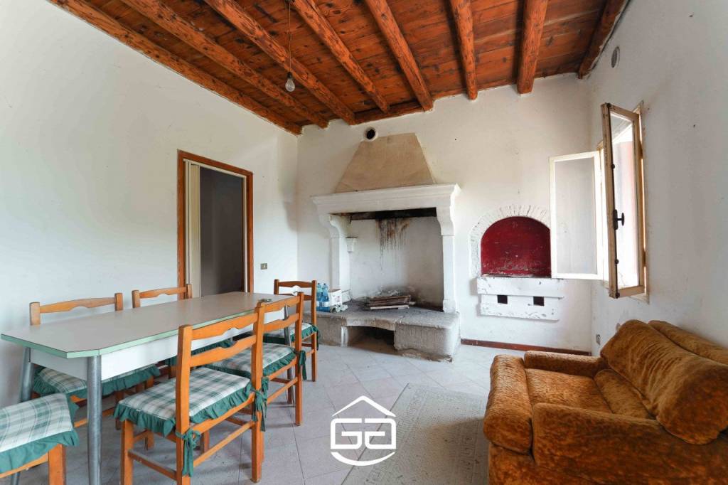 VAL LIONA – Rustico immerso nelle colline dei Colli Berici