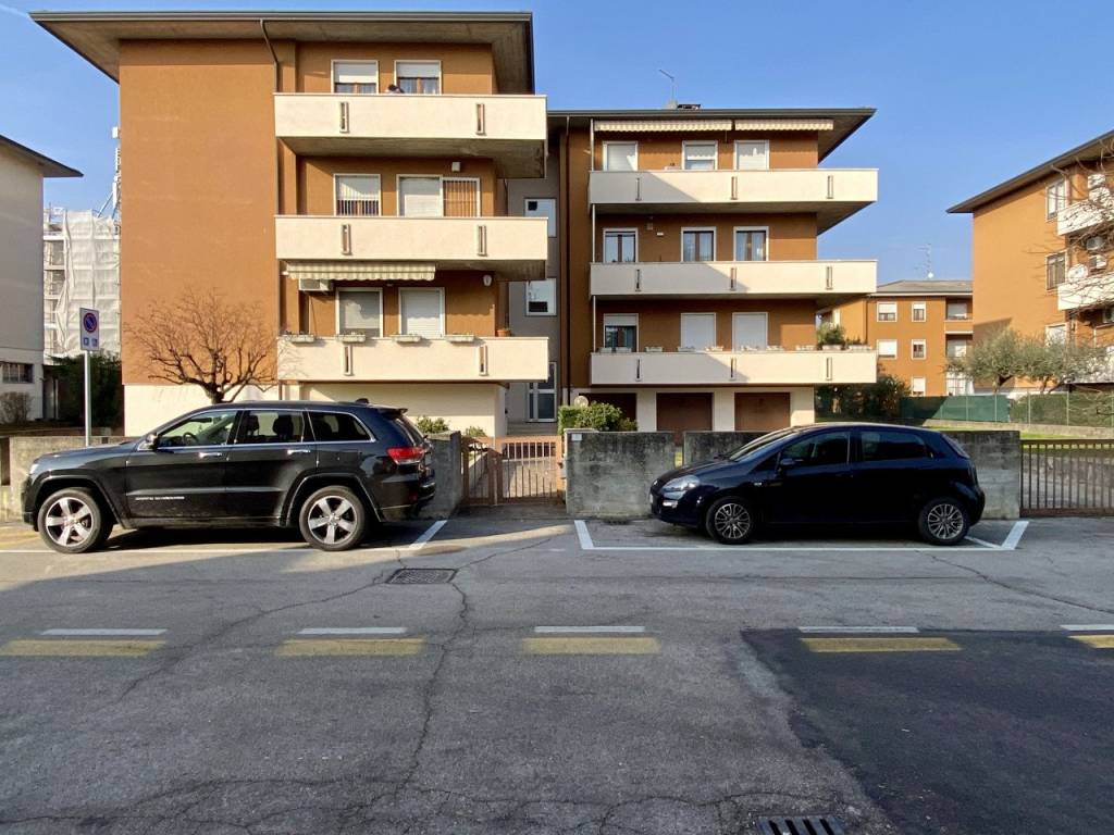 TORRI DI QUARTESOLO – Ampio bicamere locato con terrazzo e garage