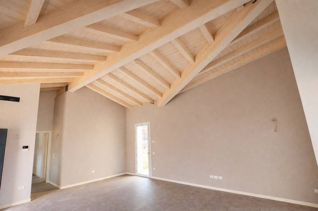 LONGARE – Splendida porzione di quadrifamiliare indipendente, tutta su un piano