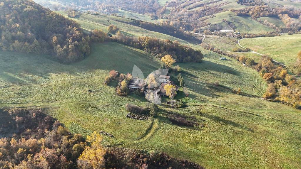 Podere con ampio terreno