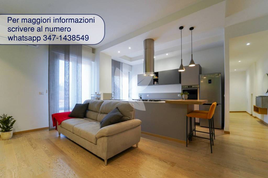 Luminoso trilocale moderno ristrutturato, con sfogo e garage