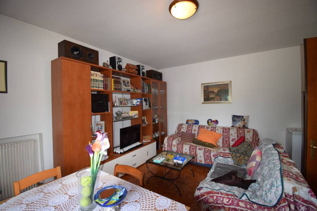 Bifamiliare: Autonomia e Spazio per la Tua Famiglia