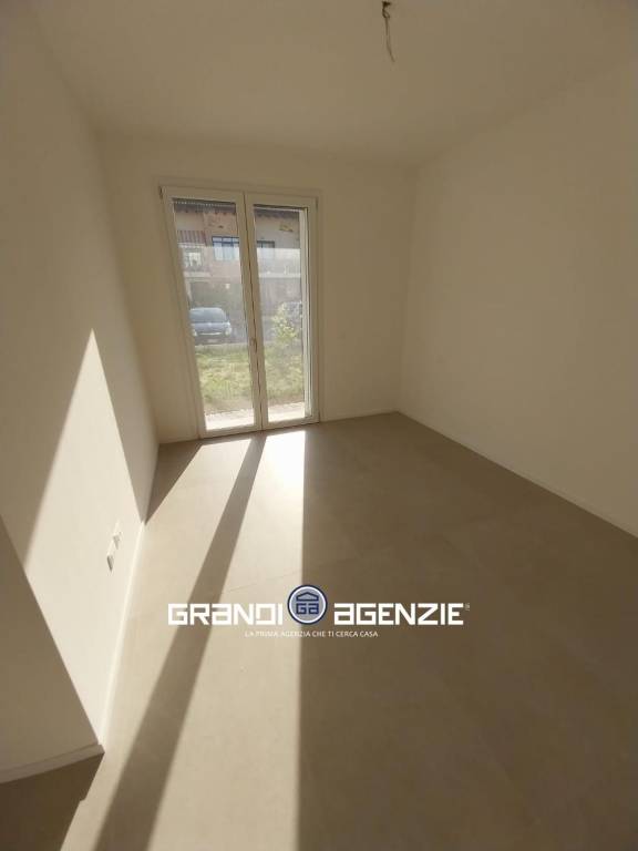 NUOVO BICAMERE CON GIARDINO PRIVATO