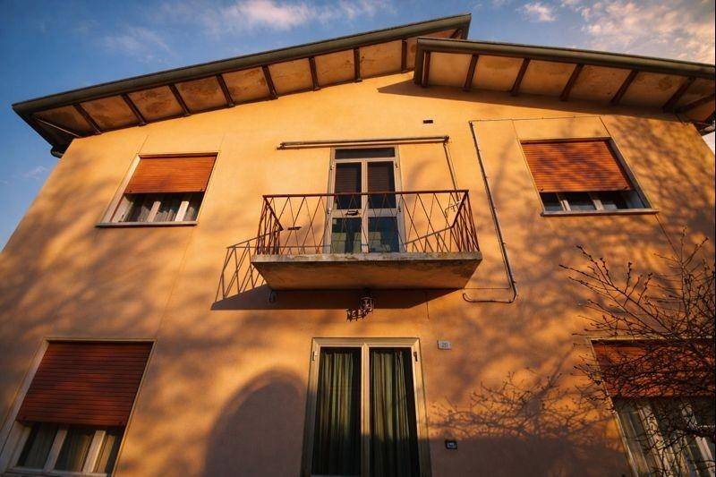 CASA SINGOLA IN POSIZIONE CENTRALE