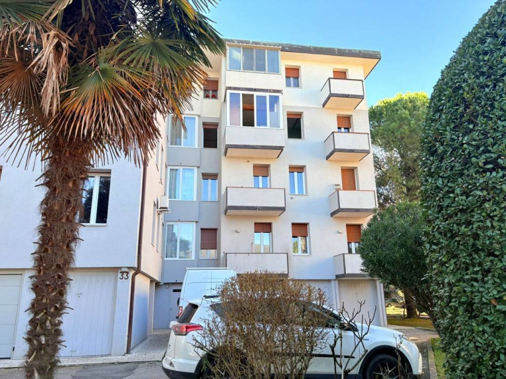 MERCATO NUOVO – Appartamento bicamere più studio, con terrazze e garage