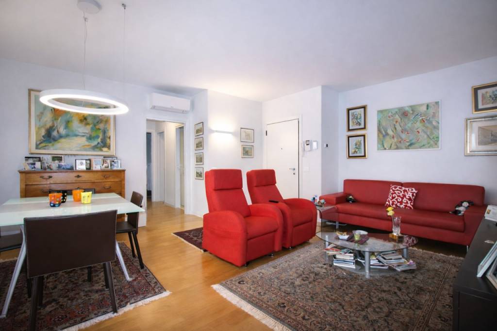 SANTA BERTILLA – Luminoso ed elegante bicamere con terrazzo, cantina/taverna e garage