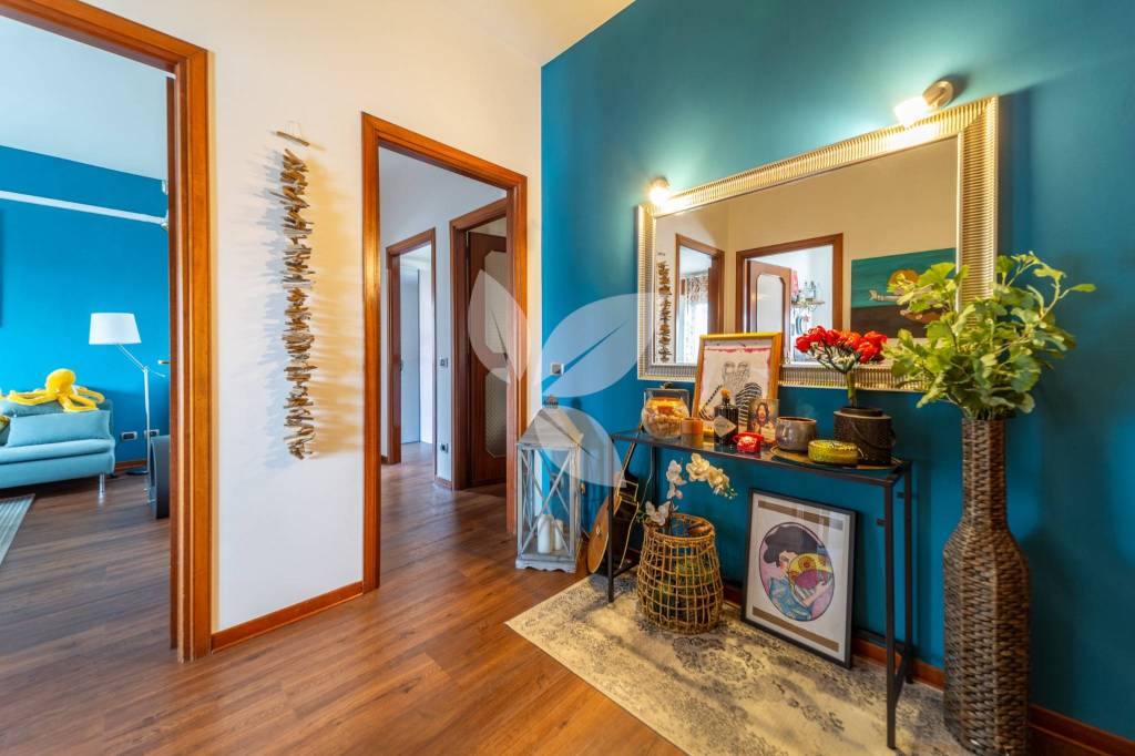 Trilocale con terrazzo, cantina e garage