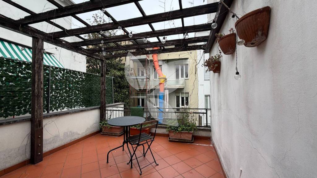 FERMATI UN ATTIMO: HAI LETTO BENE? TERRAZZO IN PIENO CENTRO