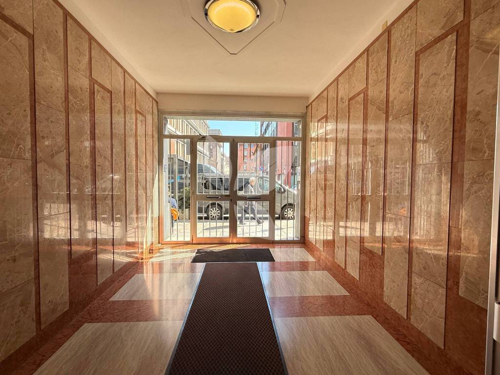 Il tuo nuovo ed elegante ufficio ti aspetta!