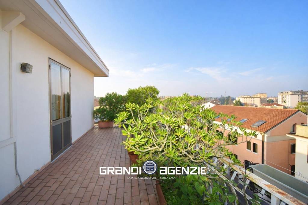 Attico con terrazzone panoramico a Treviso