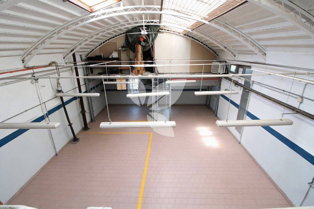 Capannone nel cuore di Fidenza