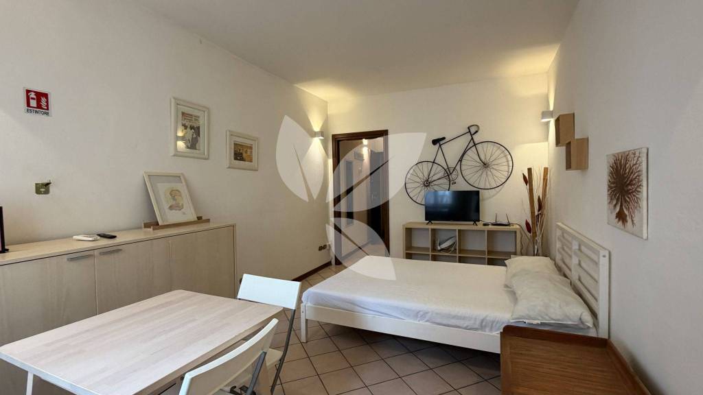 MONOLOCALE CON TERRAZZO IN CENTRO: UN INVESTIMENTO VINCENTE