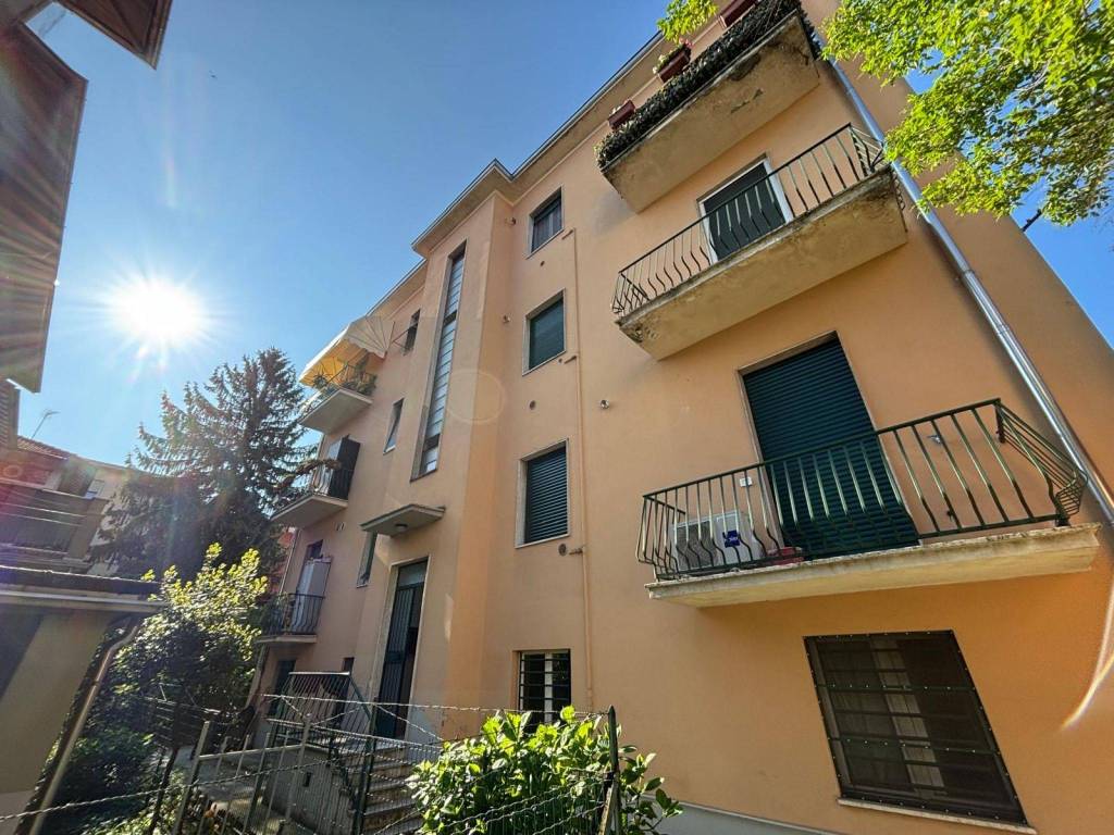 Bilocale ristrutturato chiavi in mano: pratico e moderno.