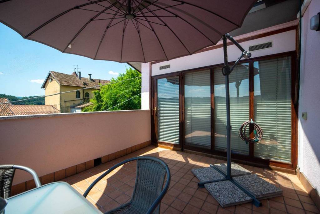 TORMENO – Grazioso bicamere con terrazze e garage doppio