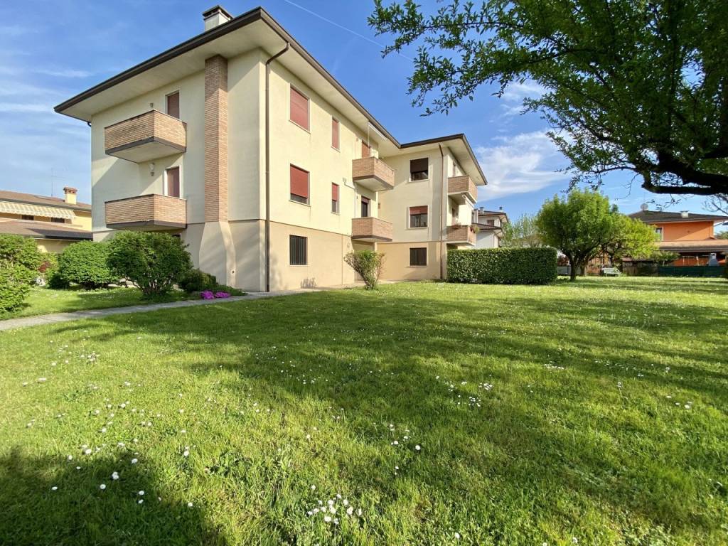 LERINO – Ampio appartamento bicamere con terrazze e garage doppio