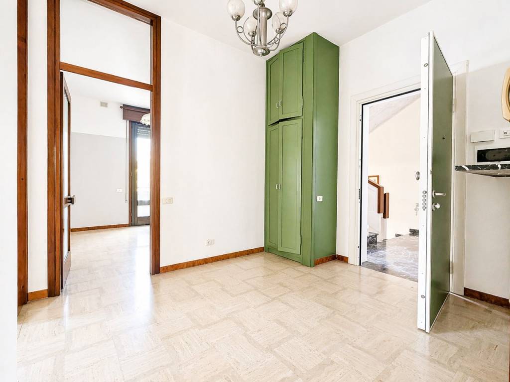 RETTORGOLE – Ampio tricamere in bifamiliare sovrapposta